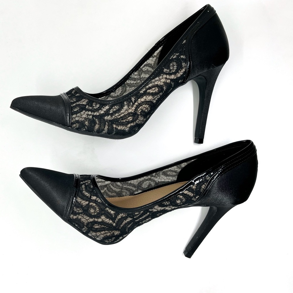 Fioni Pumps | Satin & Lace